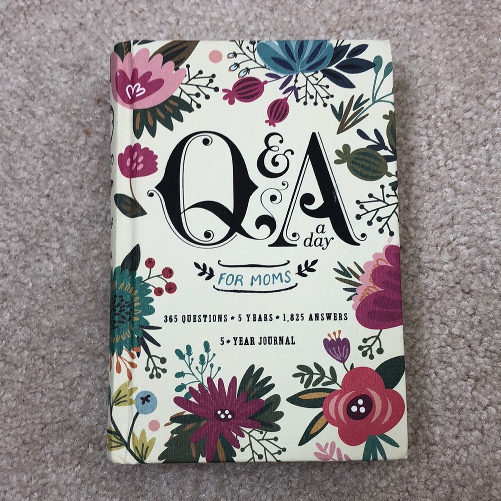 Q&A a Day for Moms Journal Book
